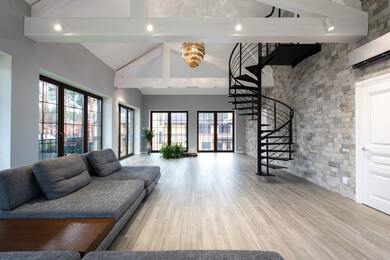 Rapid Realty Charming Loft-Style Apartment in Urban Setting